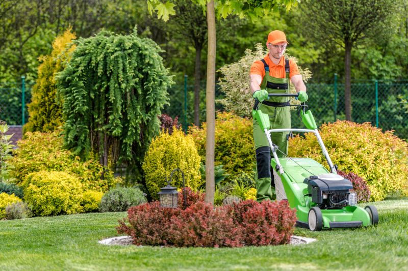 Seasonal Lawn Maintenance in Honolulu, HI